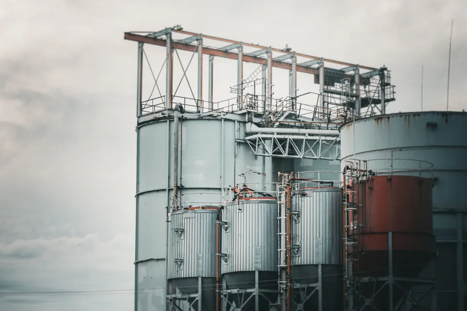 Industrial processing vessels and steel equipment platforms